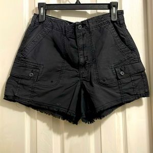 American Eagle Sz 12 shorts.  98% cotton 2% elastane. Black